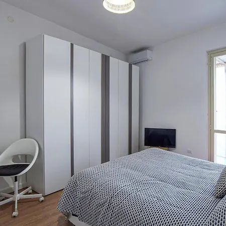 Appartamento 2 Bedroom Cozy In *