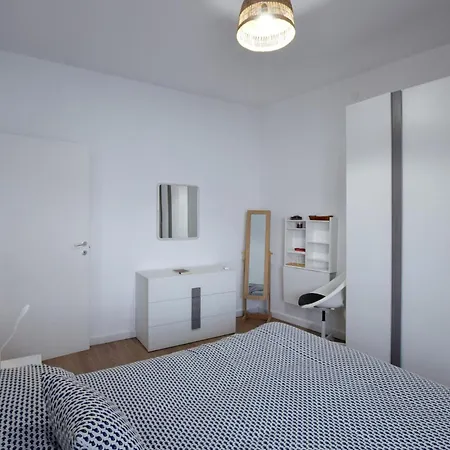 2 Bedroom Cozy In