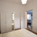 Apartment 2 Bedroom Cozy In *